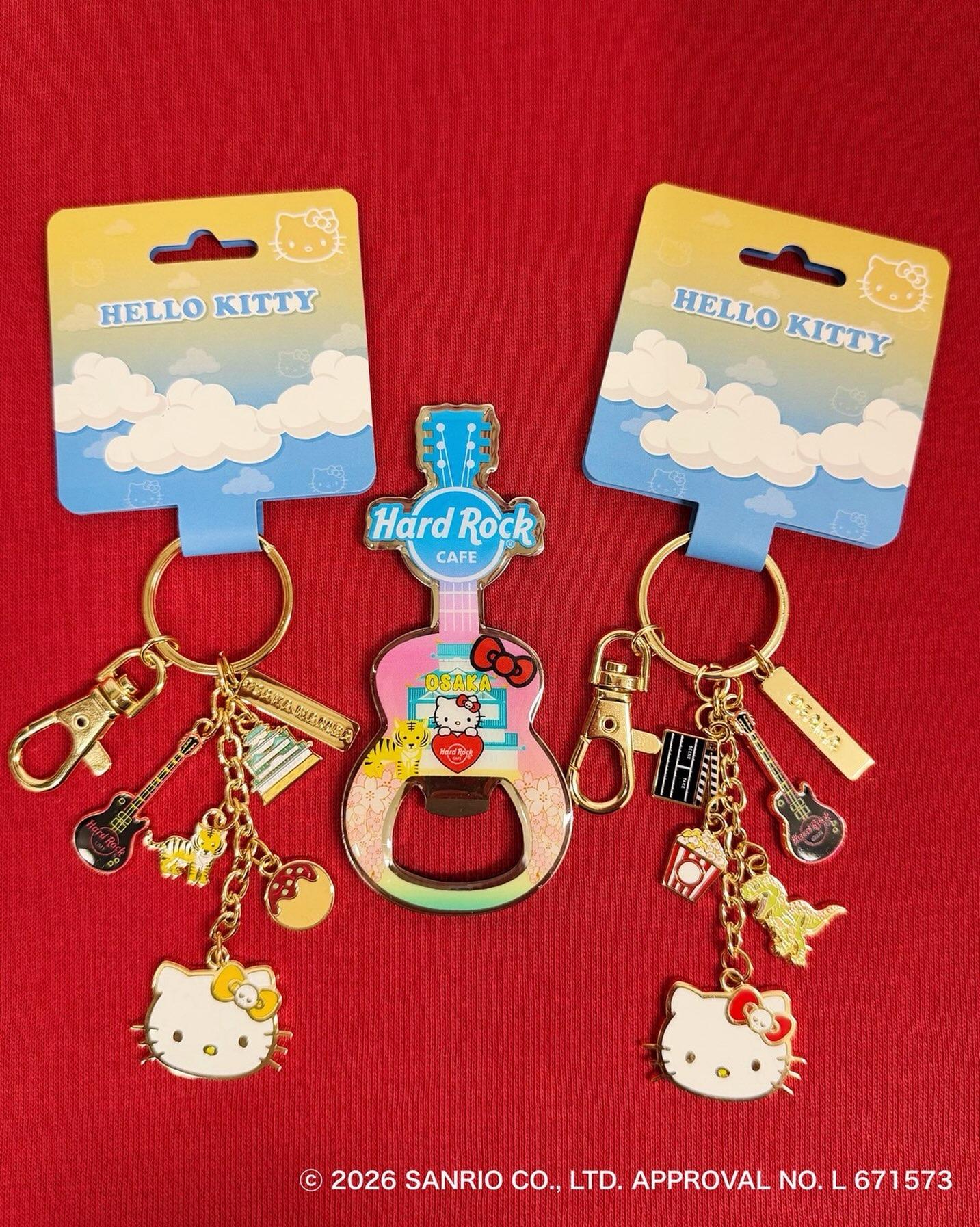 Hello Kitty collaboration items 🍎